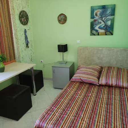 διαμέρισμα για 4 με θέα θάλασσα σε ήσυχη γειτονιά * Chalkís